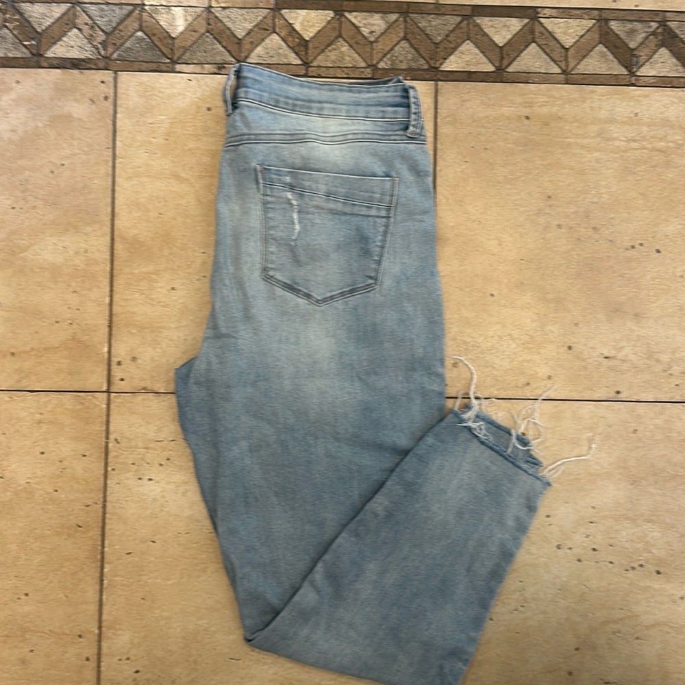 Tillys sky and sparrow size 13 light wash